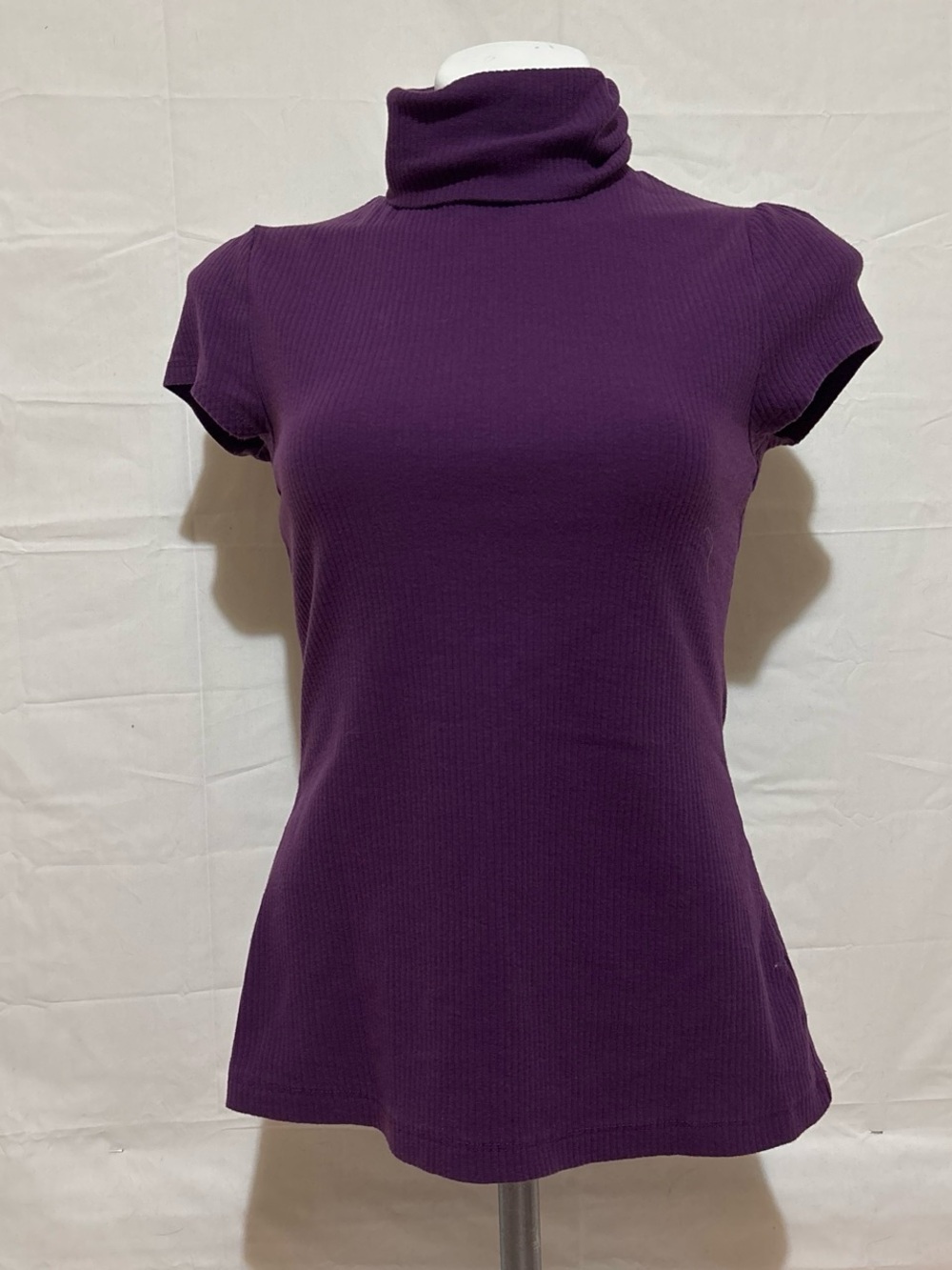 No boundaries size large turtle neck top